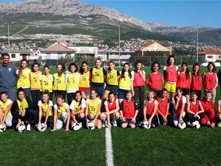 Dječaci i djevojčice trenirali na Kampovima HNS-a