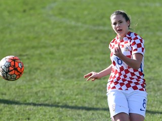Hrvatice na prijateljskim gostovanjima kod Crne Gore
