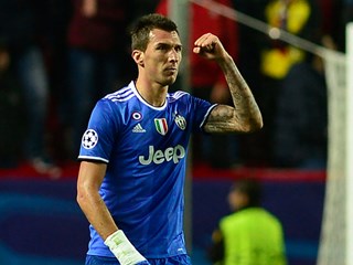 Mario Mandžukić, Juventus player of the month