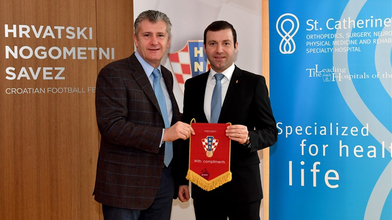 Mammadov presents Šuker his UEFA ExCo candidacy