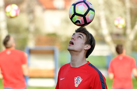 Video: Hrvatska U-19 stigla u Portugal