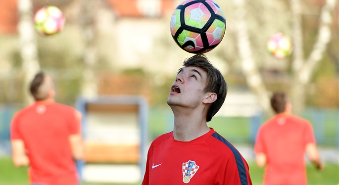 Video: Hrvatska U-19 stigla u Portugal