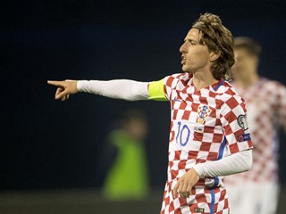 Modrić shortlisted for top UEFA Champions League midfielder