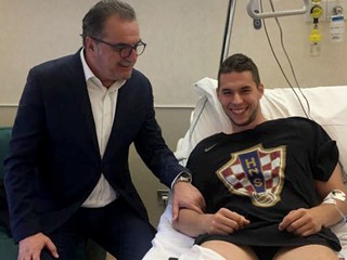 Izbornik Čačić posjetio Marka Pjacu poslije uspješne operacije