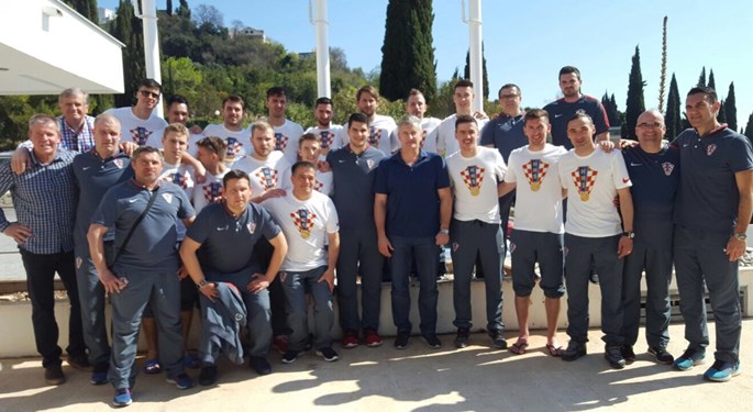 Predsjednik Šuker posjetio reprezentativce u futsalu