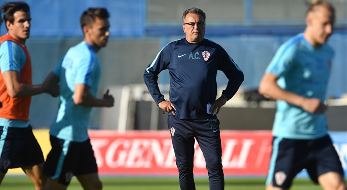 Croatia goalie Subašić to miss out Iceland match