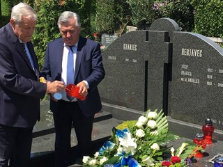 HNS položio vijenac na grob Anđelka Herjavca