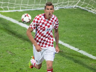 Vatreni pale vatru