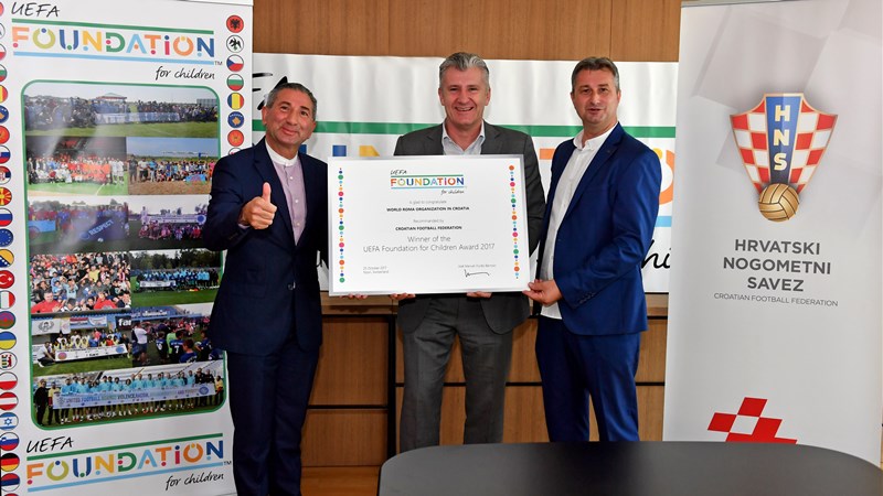 UEFA Foundation awards HNS and World Roma Organization project