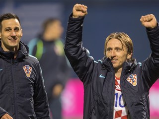Video: Igrači poželjeli dobrodošlicu na SP, Modrić se okušao na švedskom
