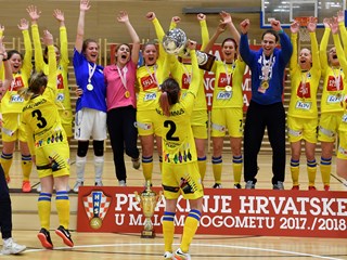 Igračice Alumnusa prvakinje Hrvatske u futsalu