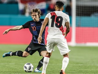 Peru overcomes Croatia in Miami