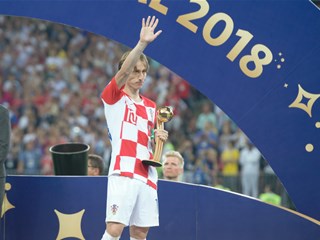 Luka Modrić wins Golden Ball award!
