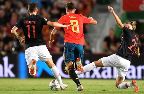Emphatic Spain inflict a heavy defeat on Croatia