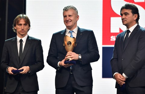 Vatreni najbolja momčad, Modrić sportaš godine