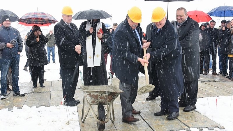 Položen kamen temeljac za obnovu stadiona u Belišću
