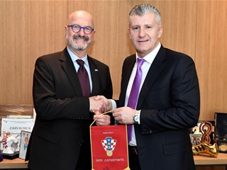 Davor Šuker hosts Israeli Ambassador Mor