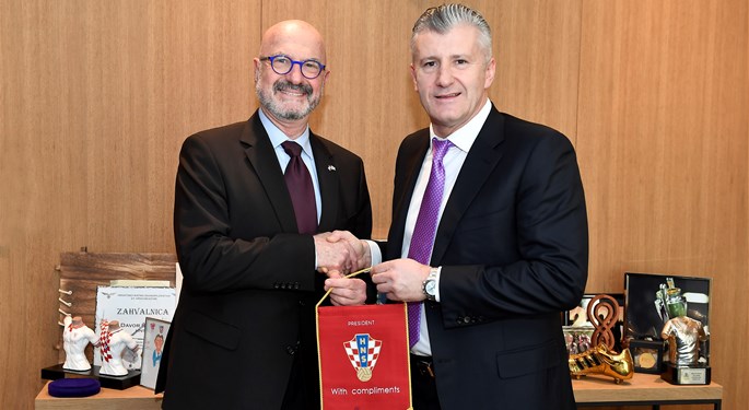Davor Šuker hosts Israeli Ambassador Mor