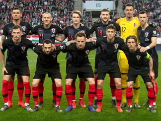 Croatia takes the lead, Hungary takes the points