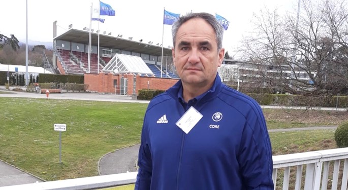 Vlado Svilokos trener mladim sucima u sklopu Uefinog programa