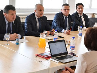 HNS predstavio uvođenje VAR-a kolegama iz BiH