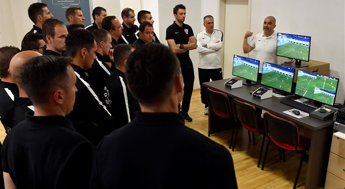 Croatian refeerees start education on VAR technology