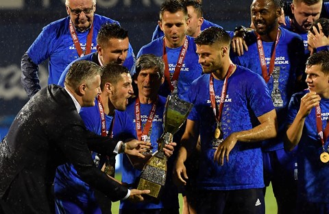 Dinamo slavi ligaški trofej: "Sjajna sezona"