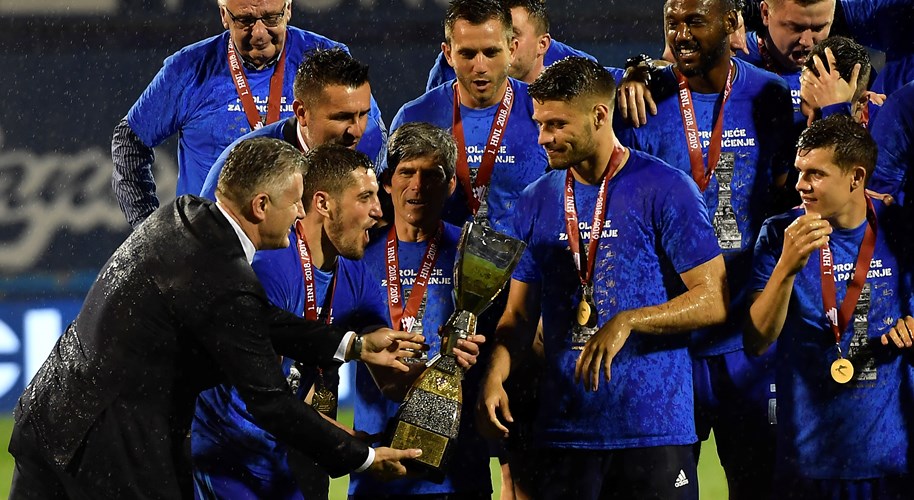 Dinamo slavi ligaški trofej: "Sjajna sezona"