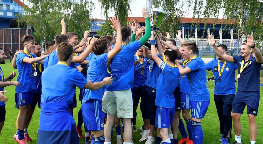 Kadeti i juniori Dinama proslavili naslove prvaka Hrvatske