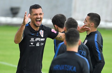 Lovren: "Najvažnije je bilo nešto osvojiti, a sada moramo pobijediti Wales"