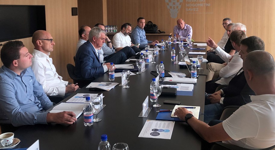Održan sastanak predstavnika prvoligaša i HNS-a