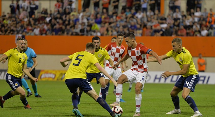 Video: Mladi Vatreni poveli, Škoti slavili u Šibeniku