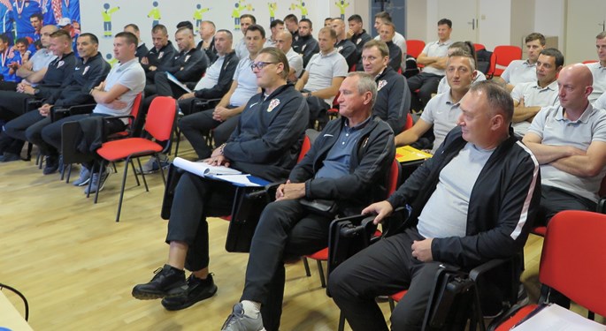 Održan seminar malonogometnih sudaca i kontrolora 1. HMNL