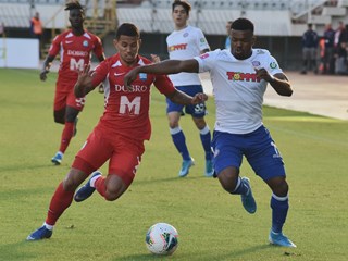 Video: Hajduk u uzbudljivom okršaju svladao Osijek, Dinamo prohujao Rijekom