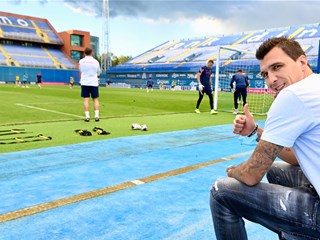 Mario Mandžukić announces his retirement