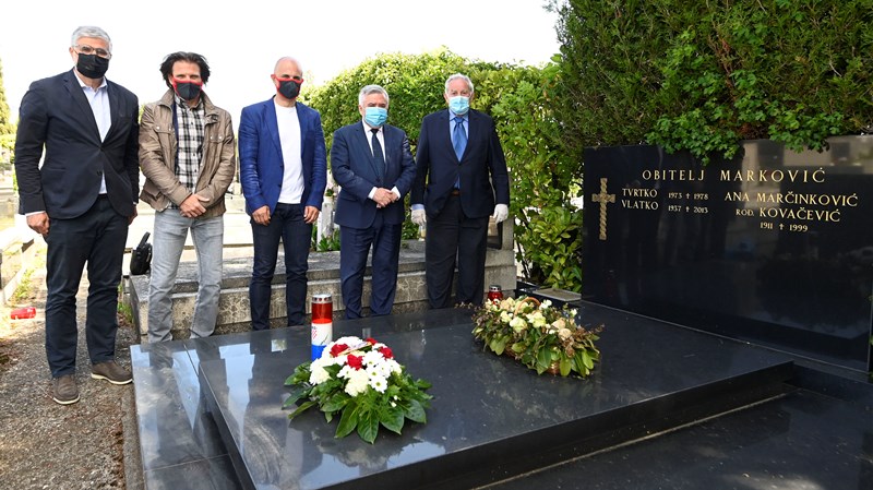 Delegacija HNS-a obišla posljednje počivalište Vlatka Markovića