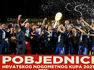 Video: Dinamo u nevjerojatnom finalu pobijedio Istru 1961 i osvojio Kup!