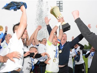 Dragovoljci primili pehar za naslov prvaka Druge HNL