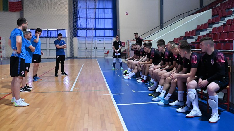 Hrvatska U-19 reprezentacija otvara s Crnom Gorom