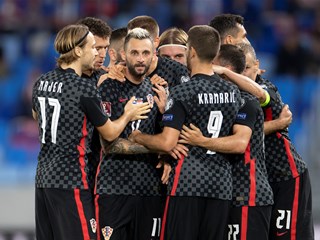Brozović volleys Croatia to an important victory