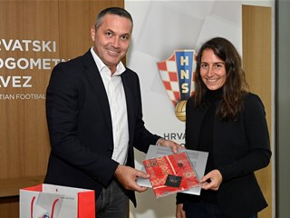 FIFA Development Manager Heidi Beha meets with president Kustić during her visit to Croatia