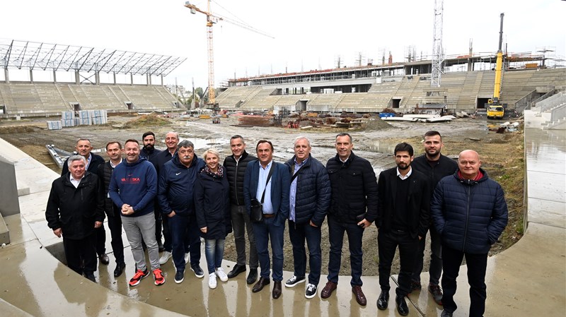 Delegacija HNS-a obišla gradilišta novog stadiona NK Osijeka i Sportskog parka u Belom Manastiru