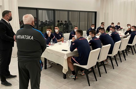 Marijan Kustić posjetio futsalsku reprezentaciju uoči odlaska na Euro