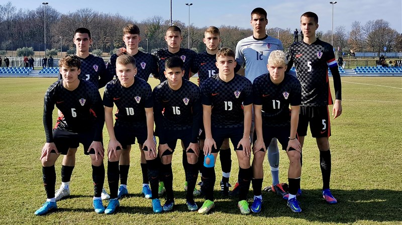 Video: Hrvatska U-17 reprezentacija remizirala s Rusijom