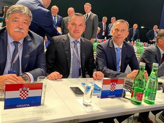 Hrvatska delegacija na Uefinom Kongresu u Beču