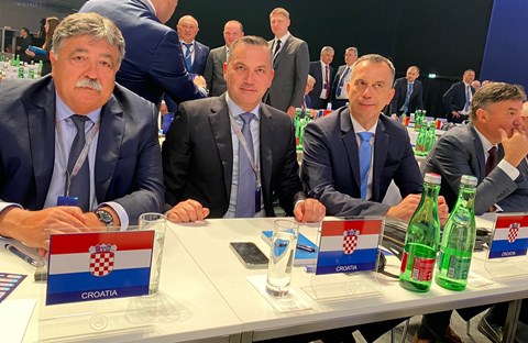 Hrvatska delegacija na Uefinom Kongresu u Beču