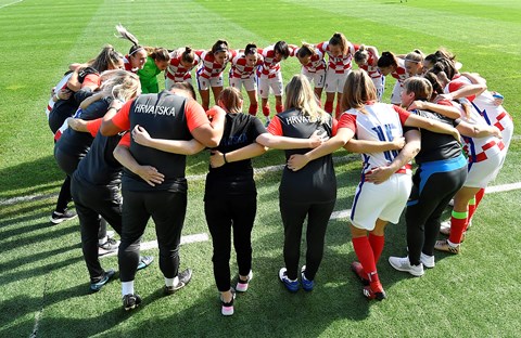 Hrvatska ženska U-19 reprezentacija u Osijeku protiv Rumunjske