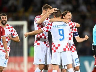 Kramarić strijelac u remiju, Stanišić asistent u pobjedi