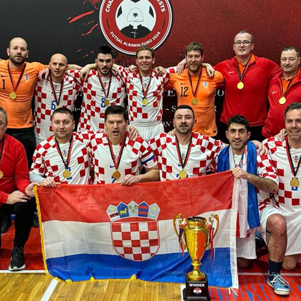 Hrvatska svećenička futsalska reprezentacija osvojila srebro na Euru