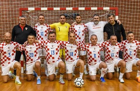 Reprezentacija veterana HNS-a uveličala turnir u vojarni 1. hrvatski gardijski Zbor